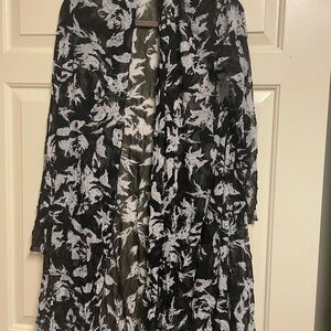 Comfy USA Black and White Floral Tunic